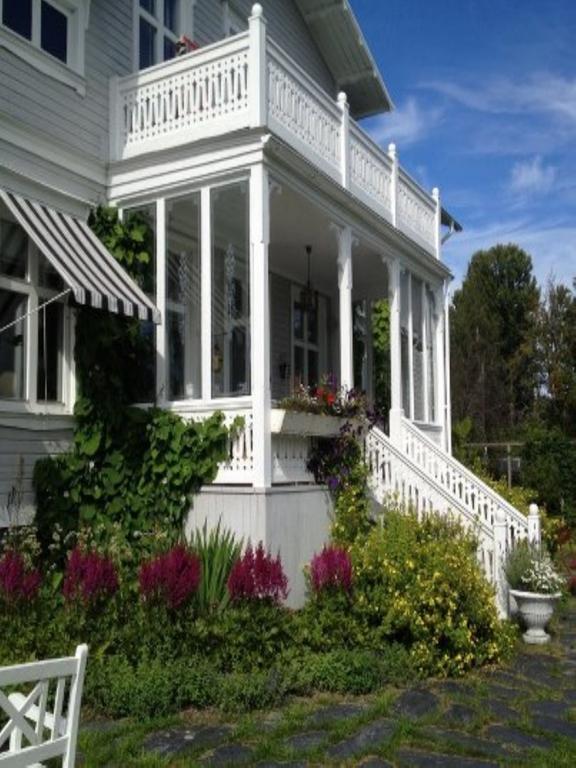 Hôtel Lansmansgarden Adalen à Lugnvik Extérieur photo